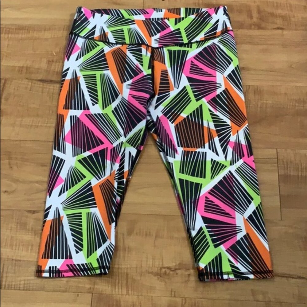 Colorful FABLETICS Capri Athletic LEGGINGS Medium